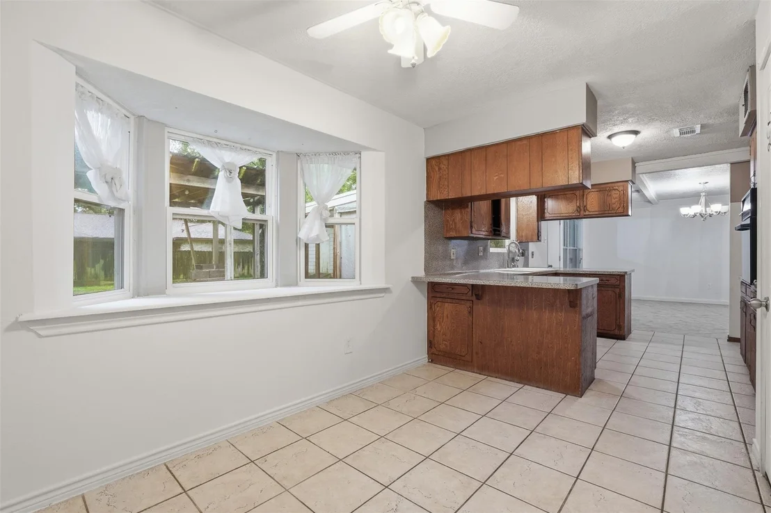 Photo of 2605 Burke Road