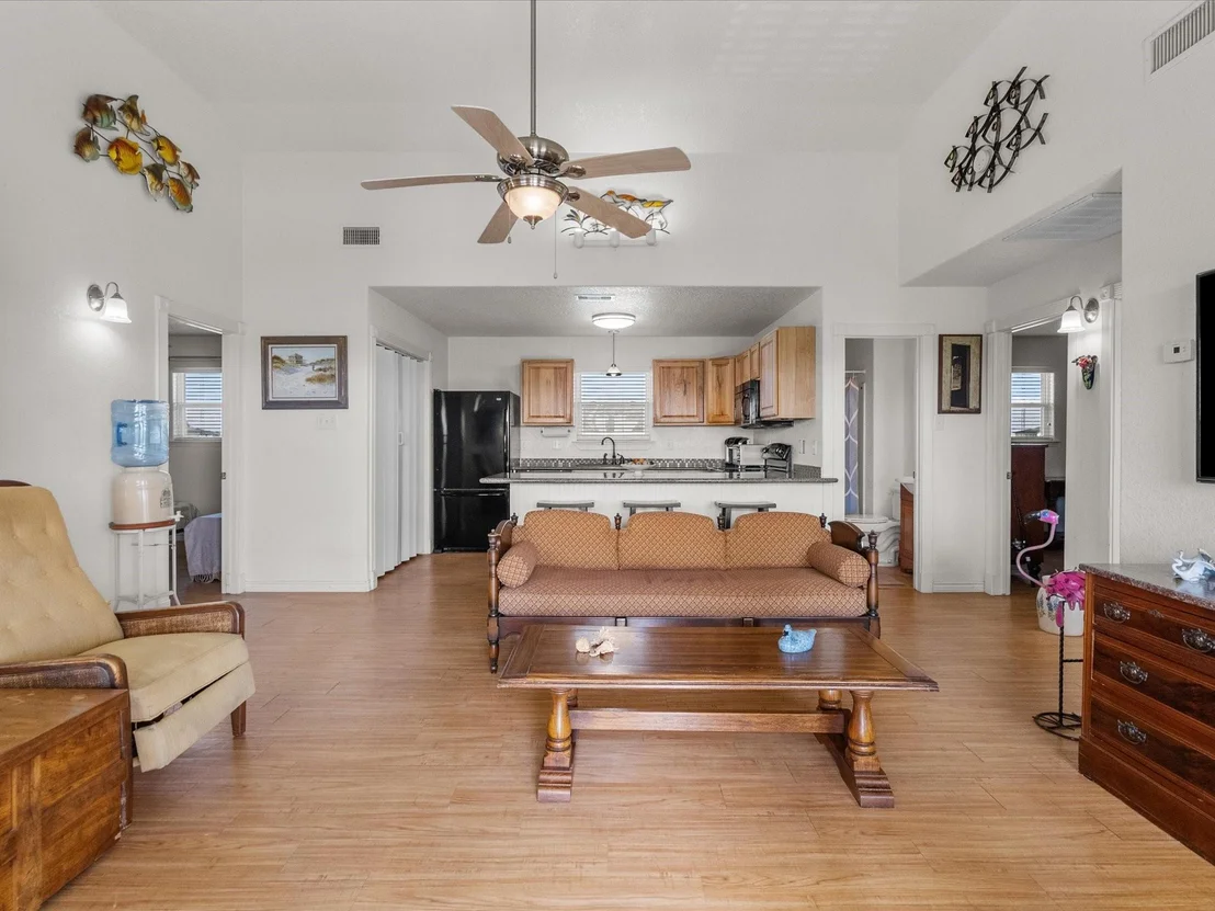 Photo of 1206 Middle Drive W