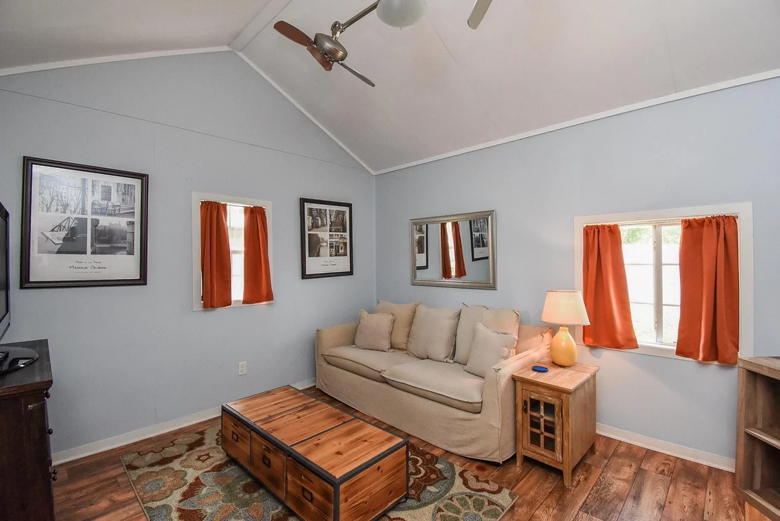 Photo of 2101 Meadow Lane