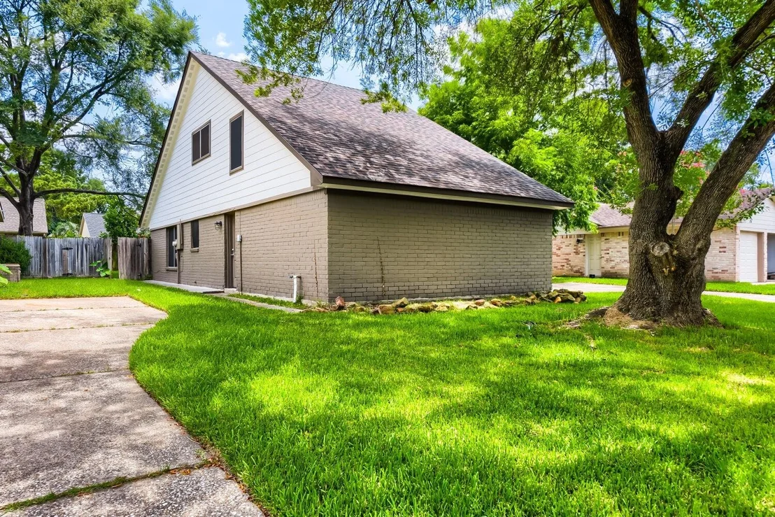 Photo of 5819 Culross Close