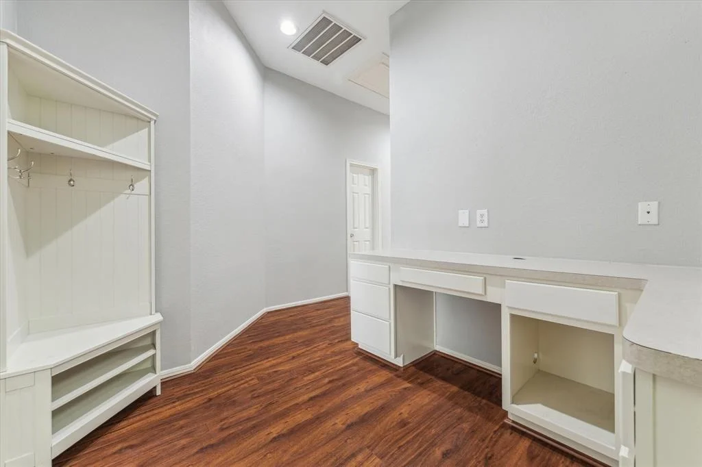Photo of 4722 Robins Way