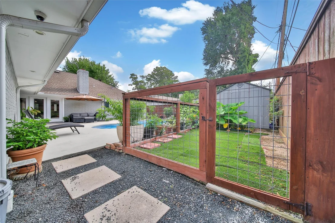 Photo of 963 Thornton Road
