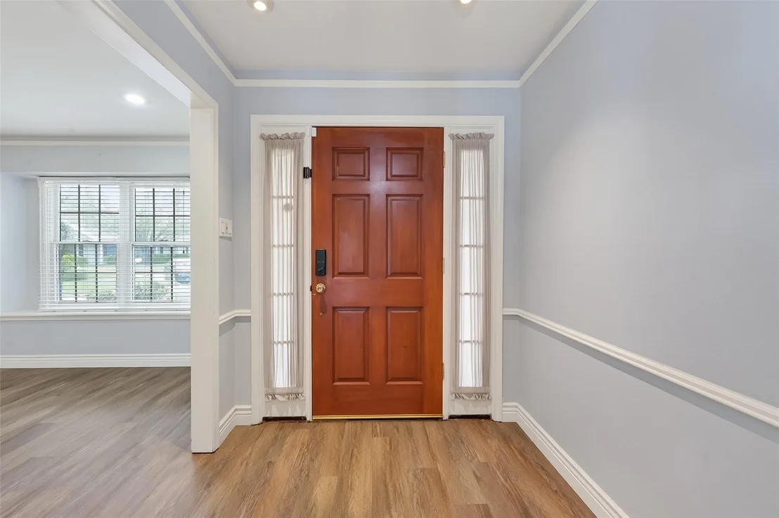 Photo of 906 Pear Tree Lane