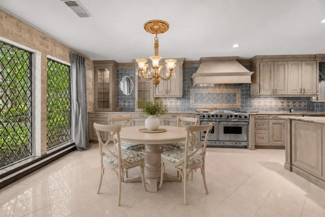 Photo of 6106 Larkmount Drive