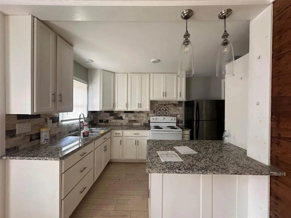 Photo of 617 N Trinity St