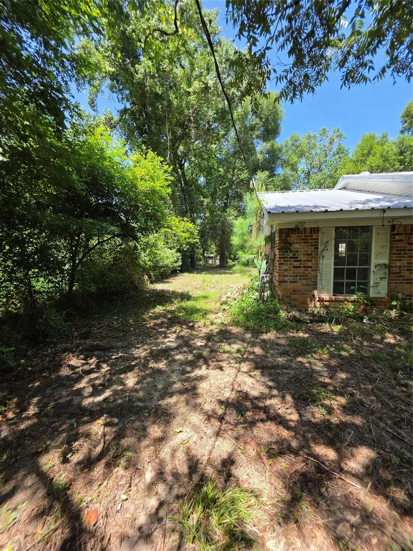Photo of 9739 Lakeview Drive