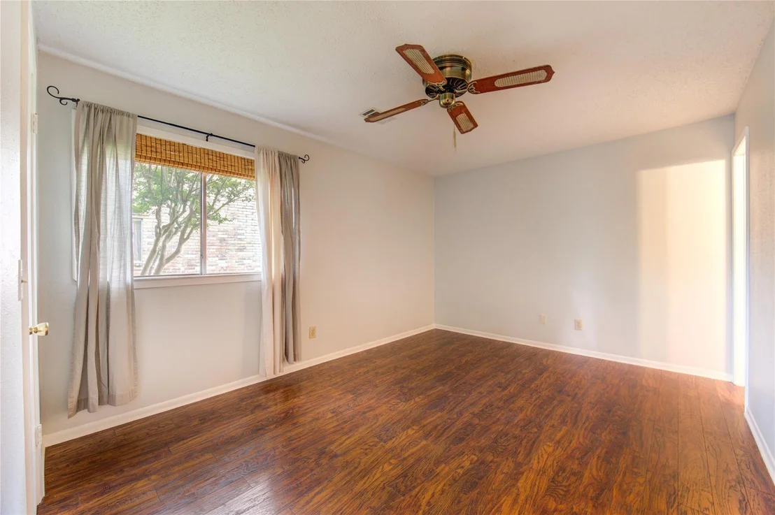Photo of 19407 Glenway Falls Drive