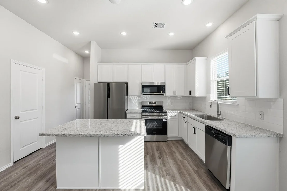 Photo of 15618 Sycamore Drive