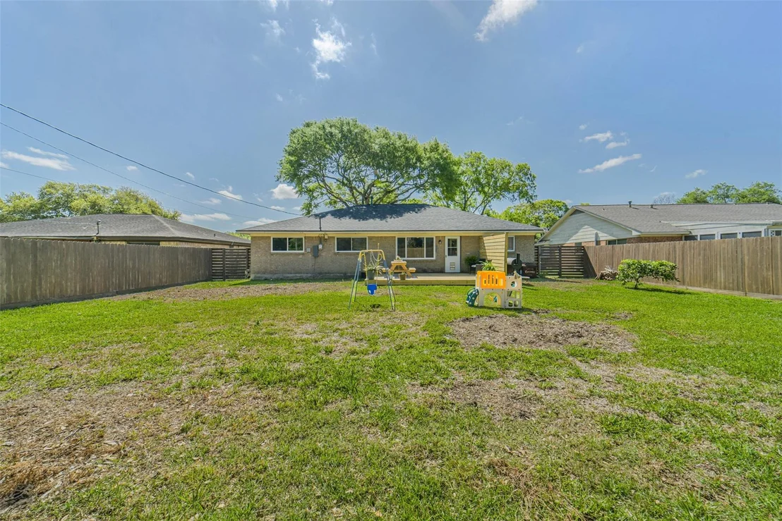 Photo of 323 Coventry Lane