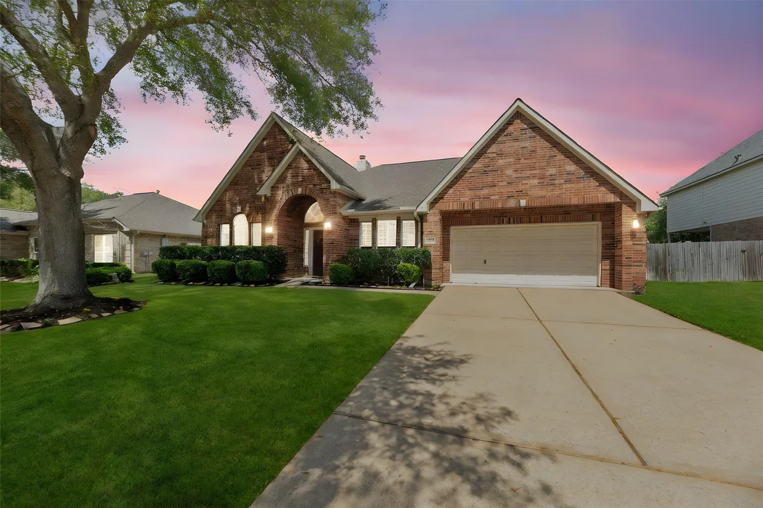 Photo of 6039 Whispering Lakes Drive
