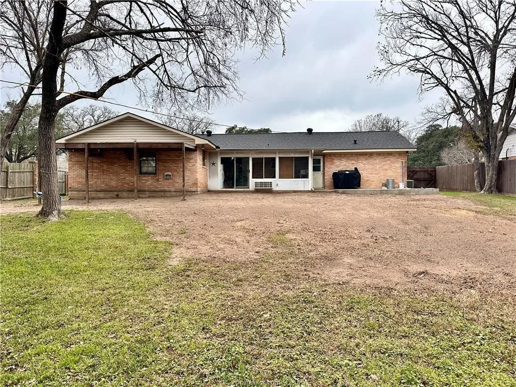 Photo of 2501 Wayside Drive