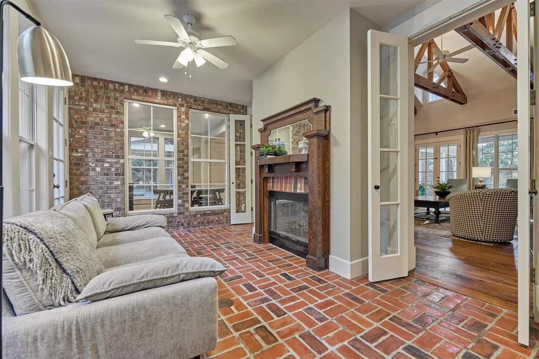 Photo of 10928 Lake Forest Drive