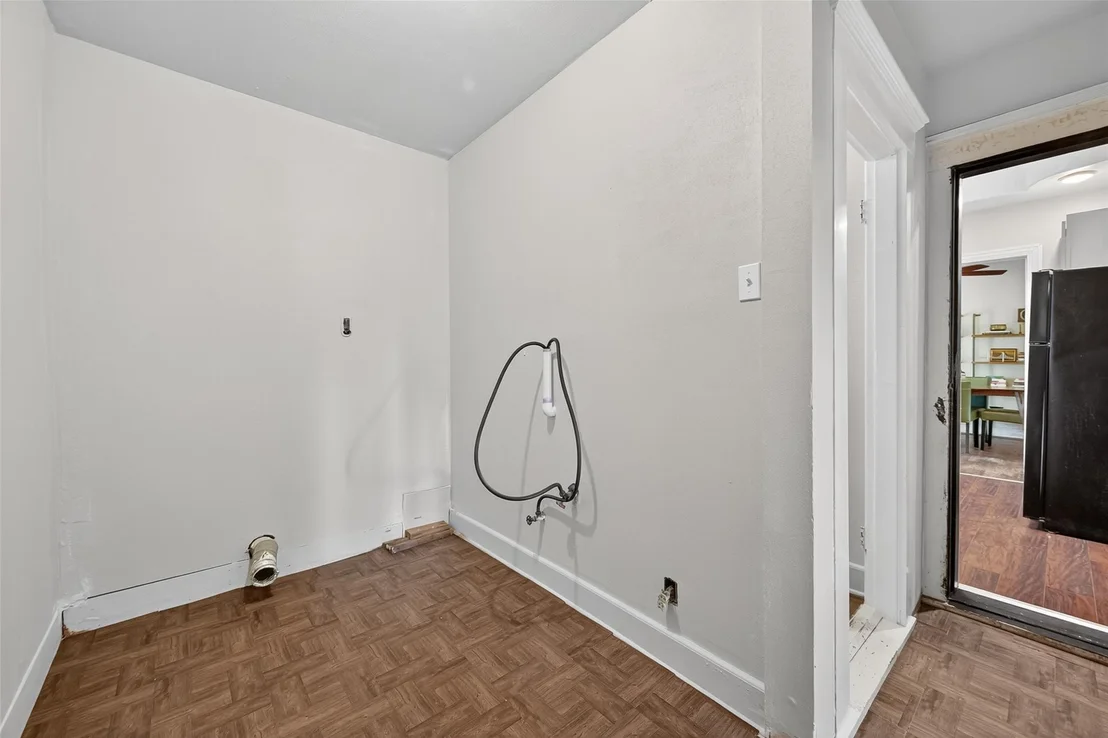 Photo of 5223 Clay Street