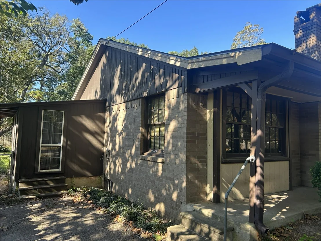 Photo of 710 Jordan Avenue