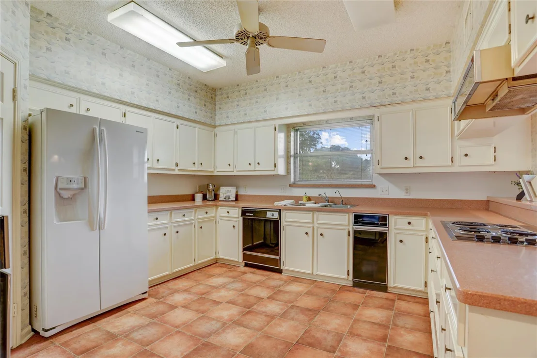 Photo of 44 Crestwood Circle