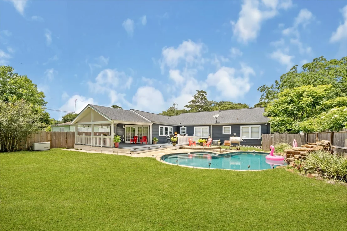 Photo of 2705 Cedar Drive