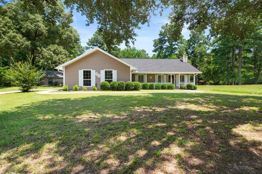 Photo of 90 Westwood Drive E