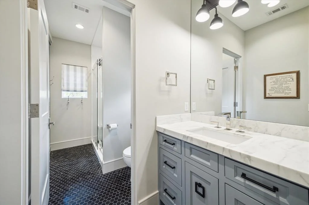 Photo of 415 Coachman Lane