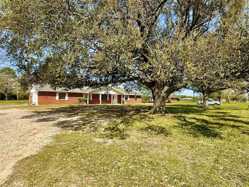 Photo of 1045 Cook Road