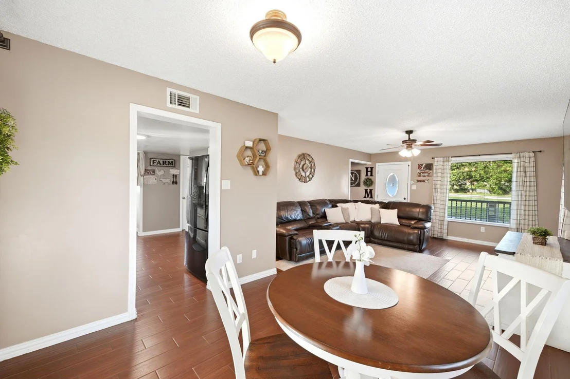 Photo of 133 Meadow View Boulevard