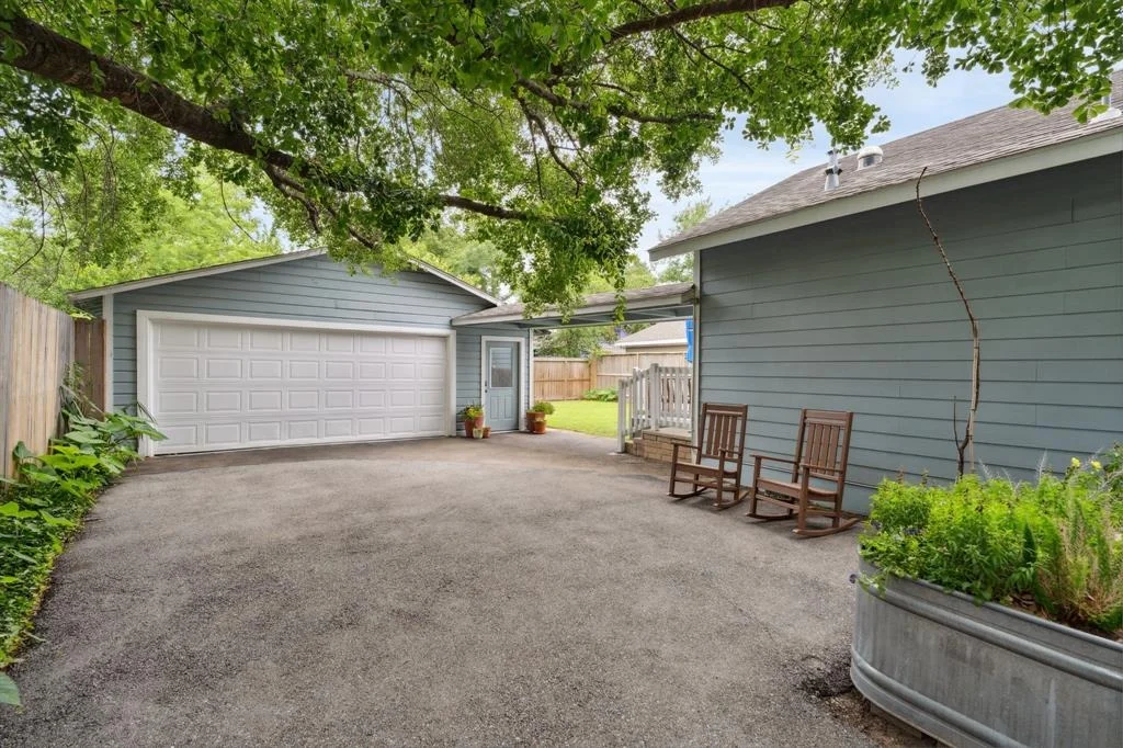 Photo of 3714 Bruce Street