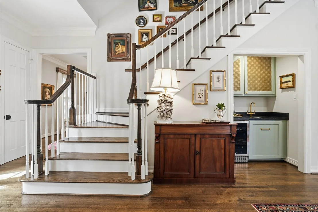 Photo of 207 Sugarberry Circle