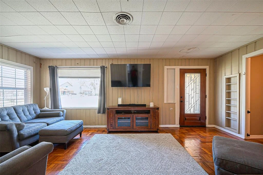 Photo of 230 Grammar Road