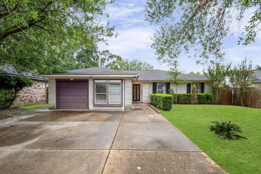 Photo of 1322 Saddle Rock Drive