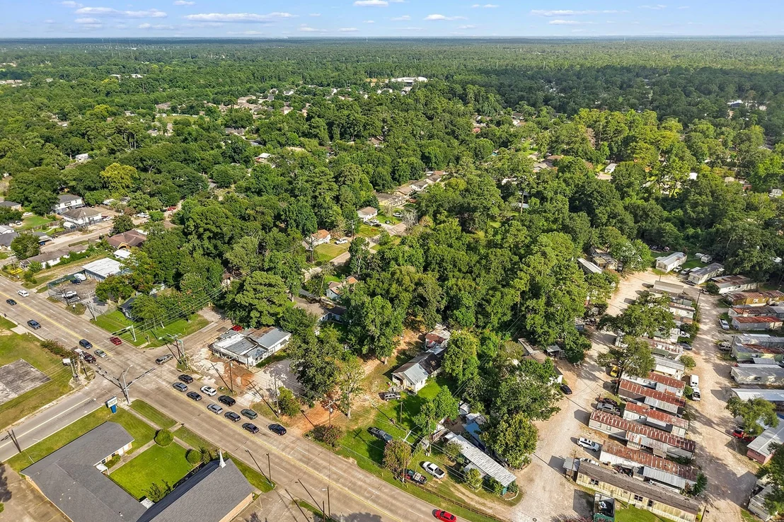 Photo of 425 Silverdale Dr