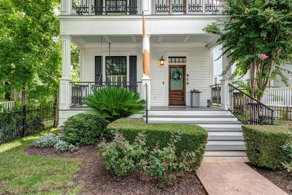 Photo of 818 Waverly Street