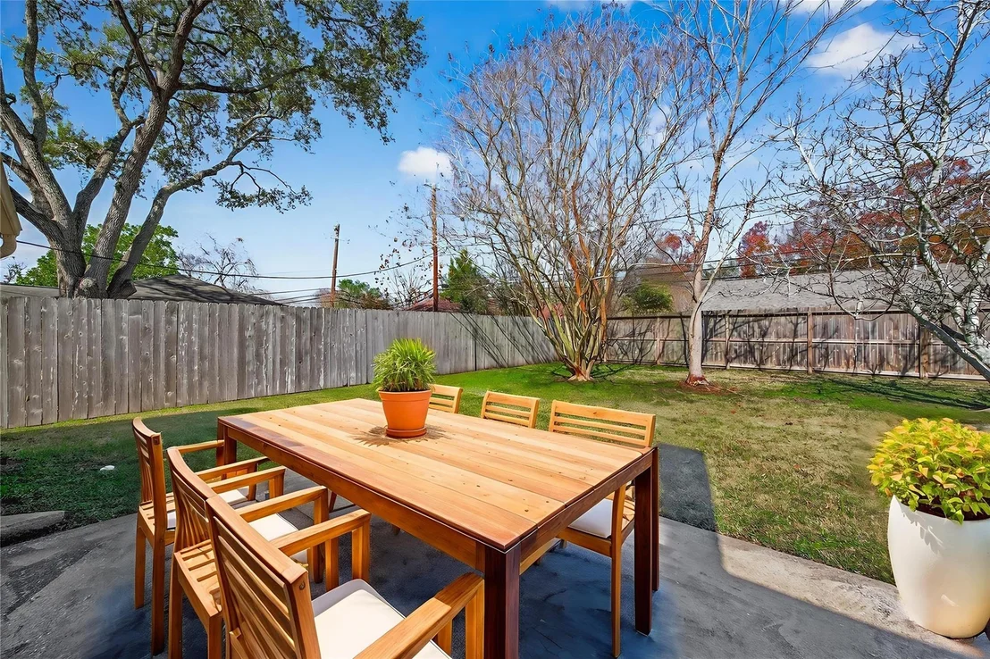 Photo of 6030 Benning Drive