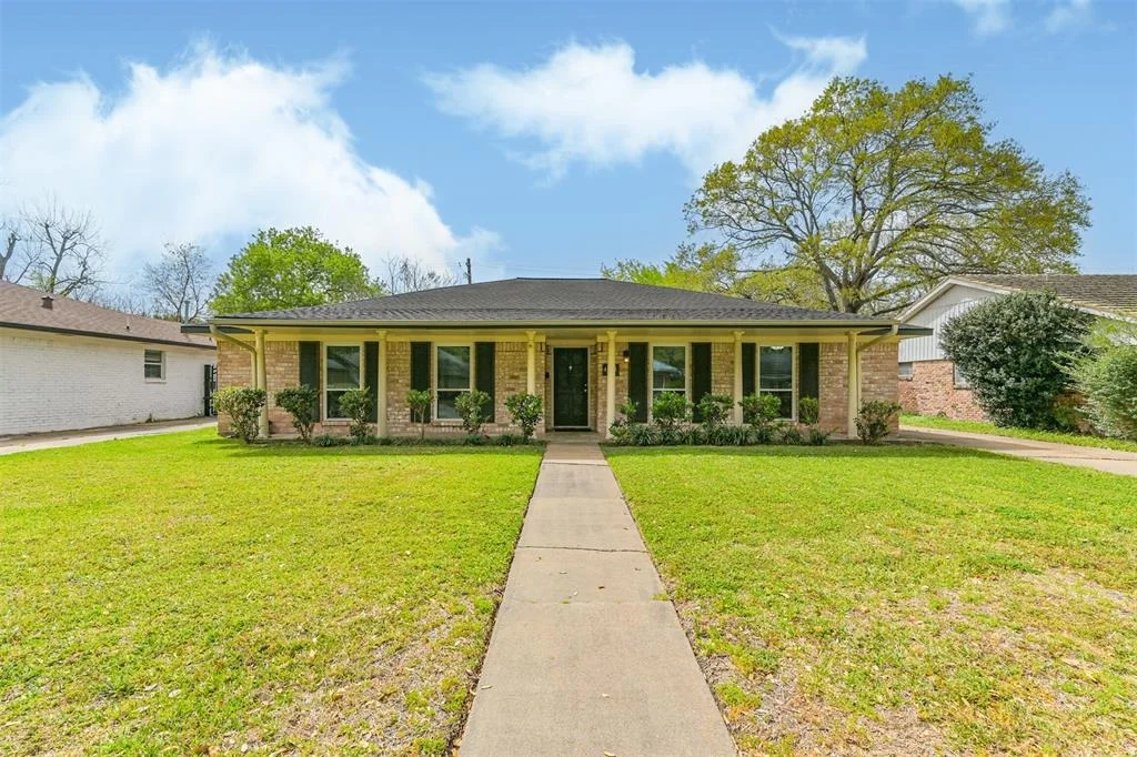 Photo of 4741 Benning Drive