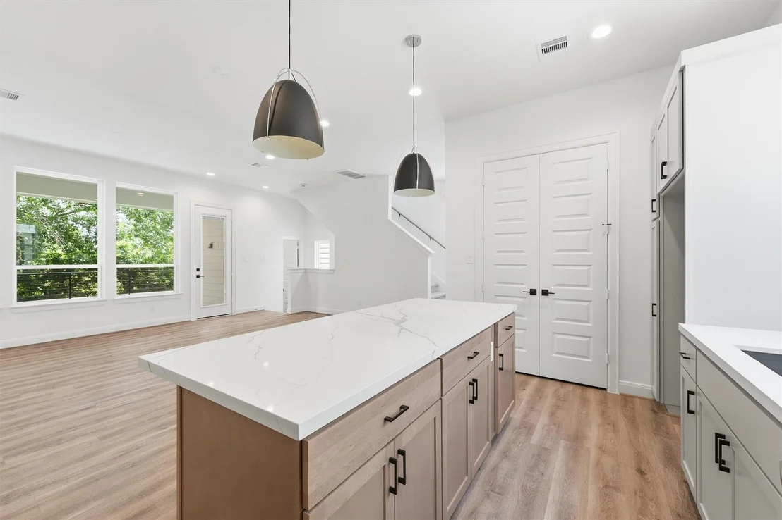 Photo of 4834 Pinemont Drive