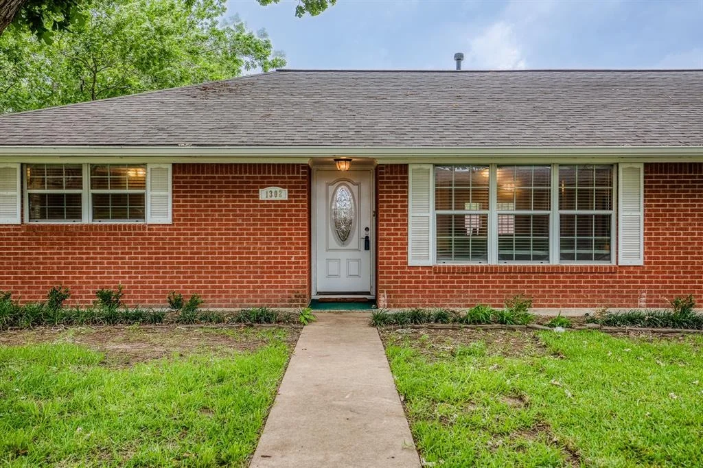 Photo of 1302 Woodson Lane