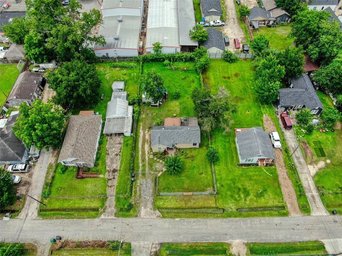 Photo of 906 Woodcrest Drive
