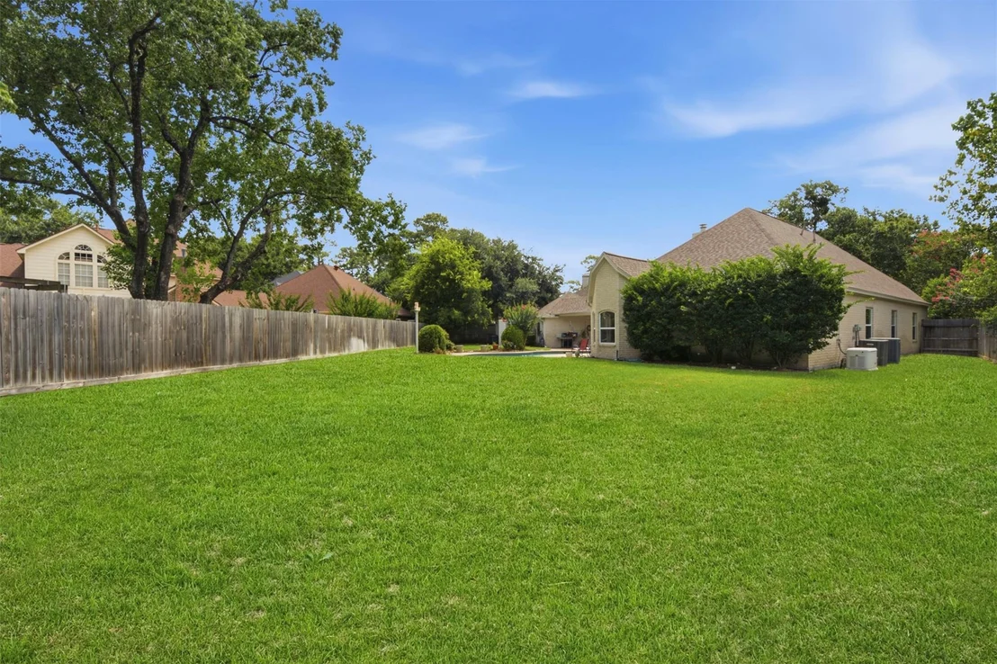 Photo of 7114 Centre Oaks Drive