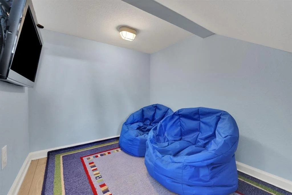 Photo of 221 Harbour Row Drive