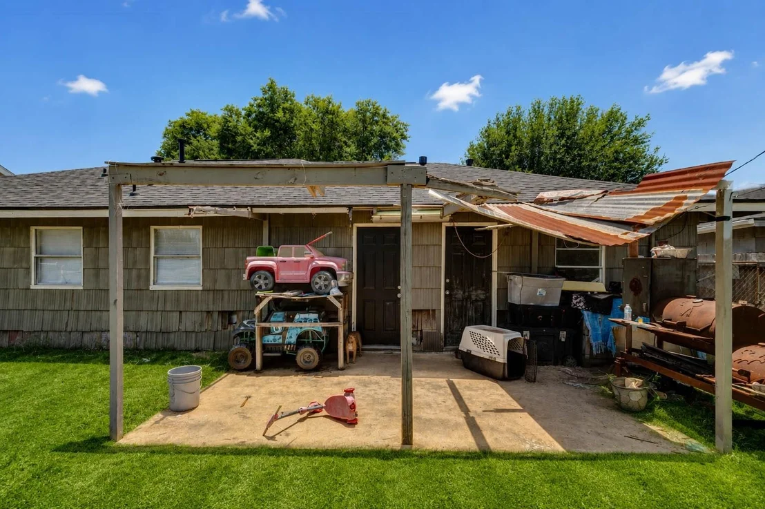 Photo of 1607 Beusch Drive