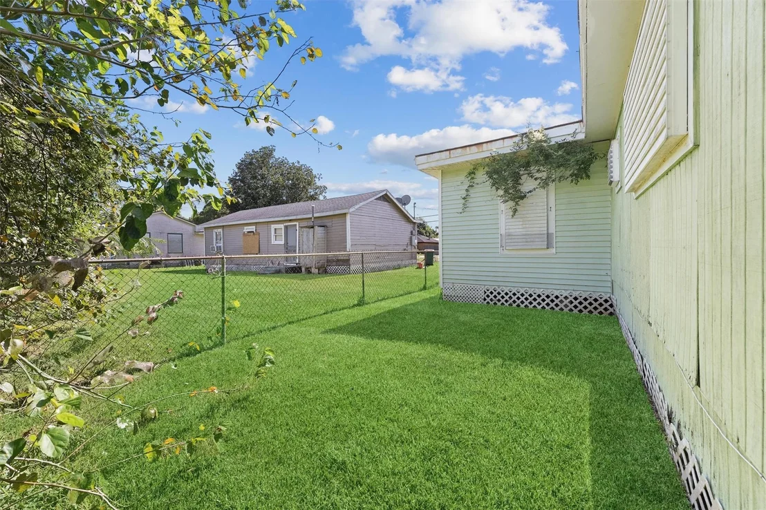 Photo of 121 Lake Road