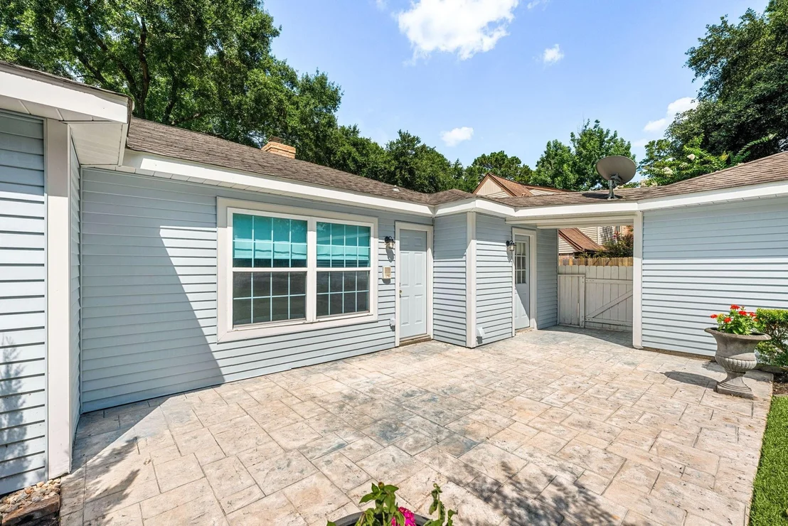Photo of 17407 Loring Lane