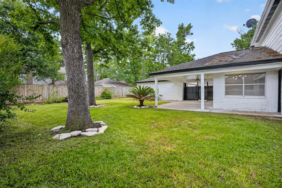 Photo of 1123 Suwanee Lane