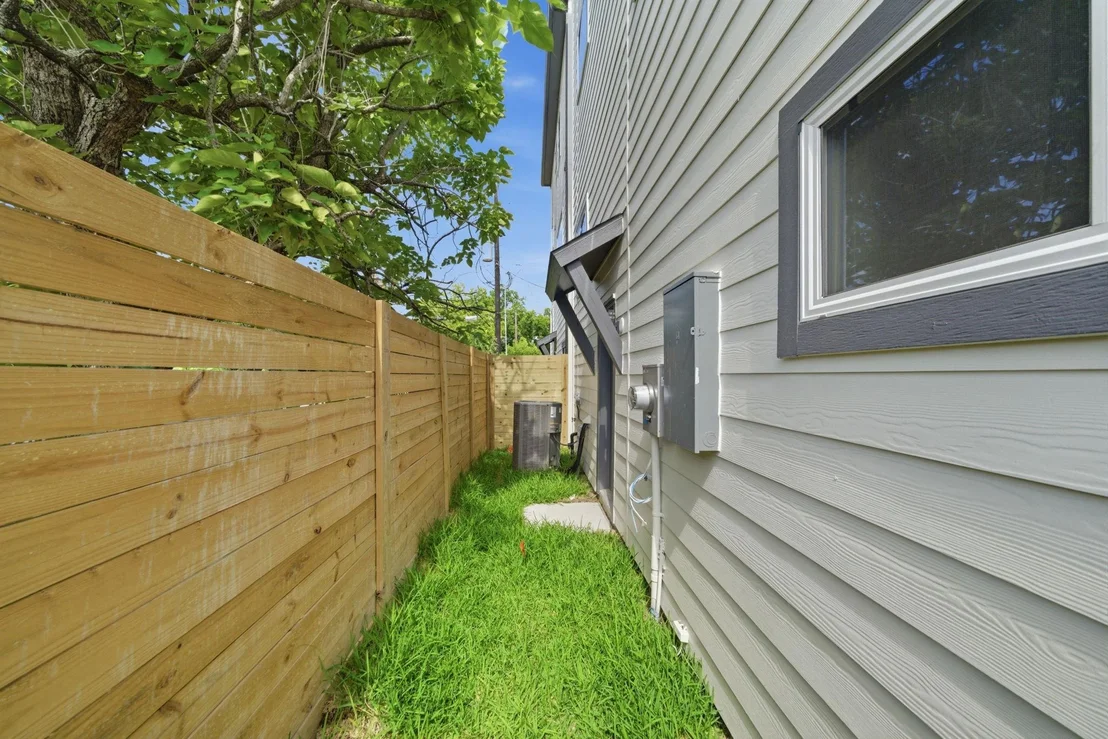 Photo of 1412 Cedar Post Ln