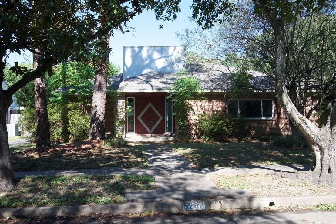 Photo of 5242 Grape Street