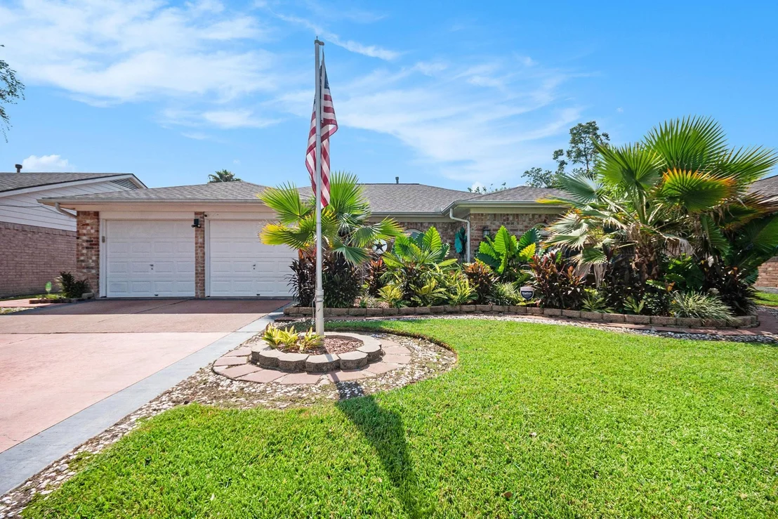 Photo of 830 Seamaster Drive