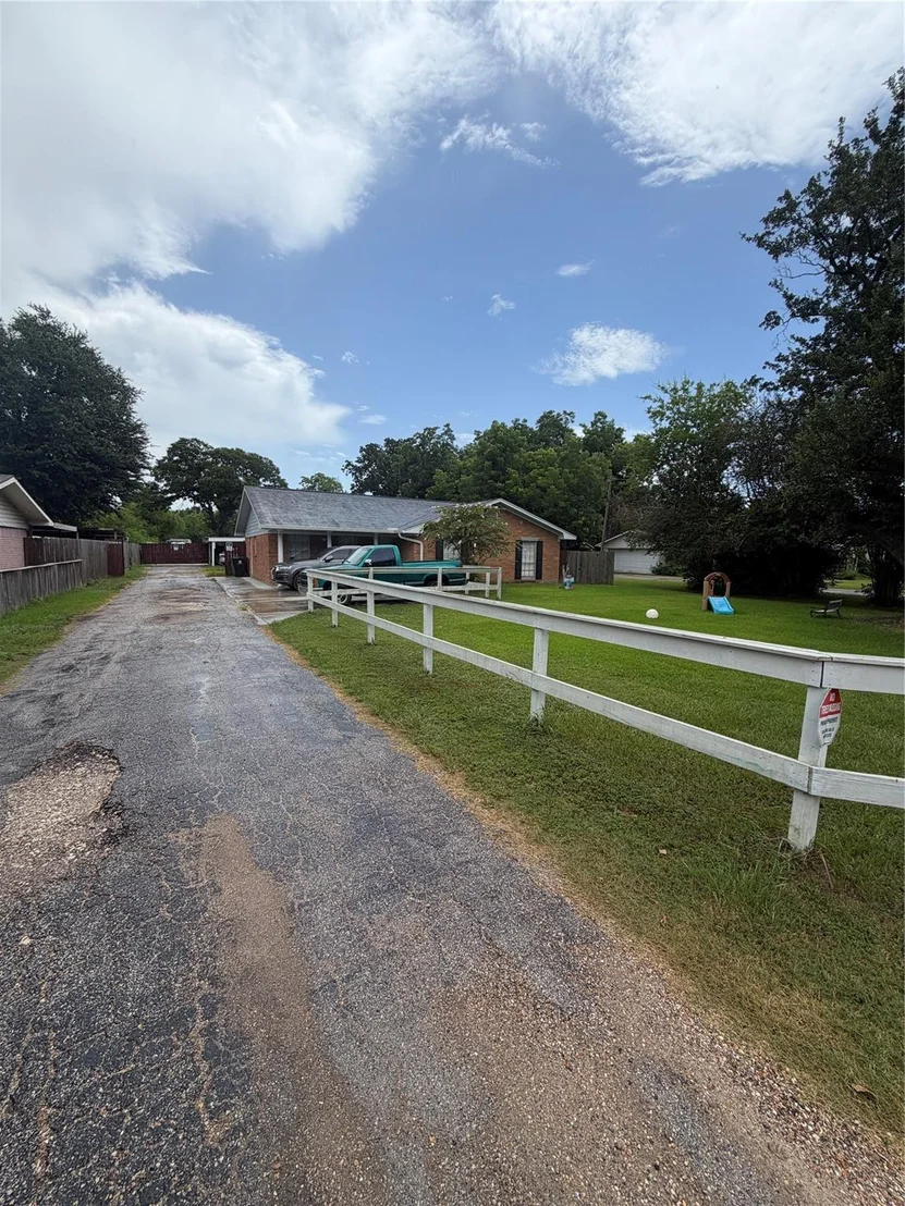 Photo of 9727 Radio Street
