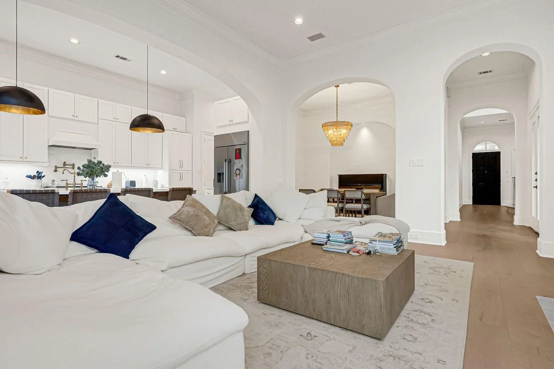 Photo of 2706 Tudor Manor