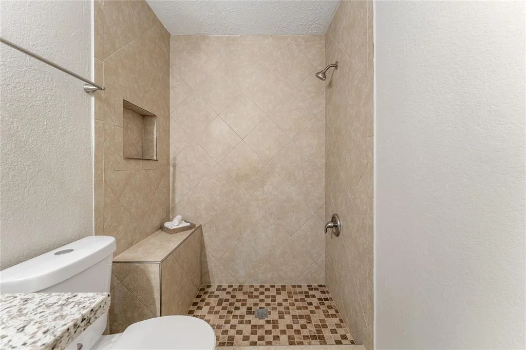 Photo of 6250 Foxhunter Road