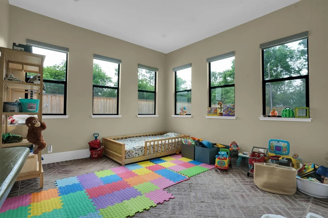 Photo of 9115 Hammerly Boulevard