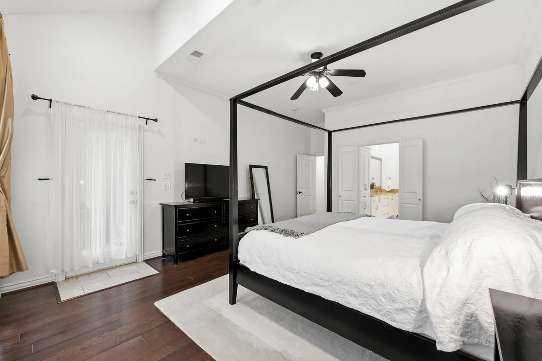 Photo of 130 E Fairbranch Circle