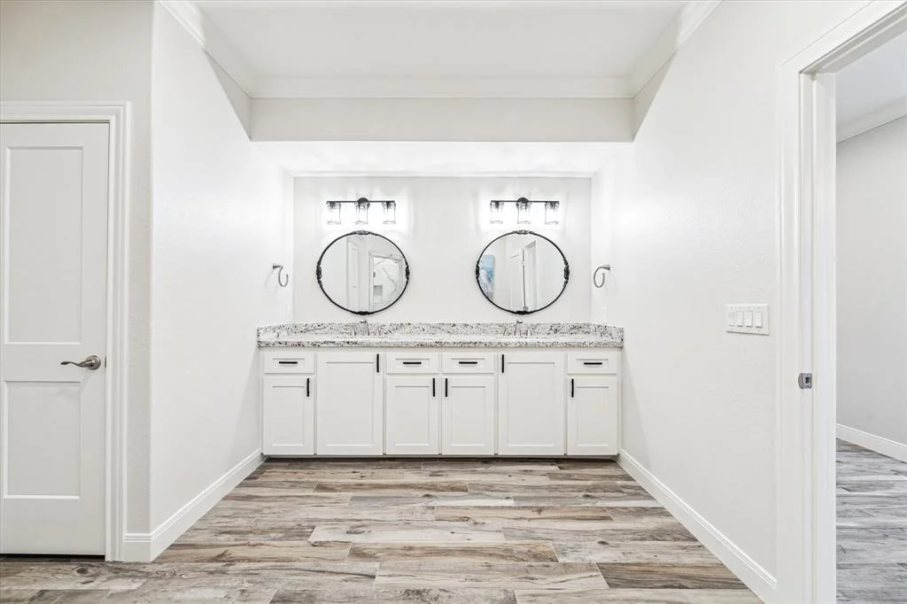 Photo of 430 Amanda Circle